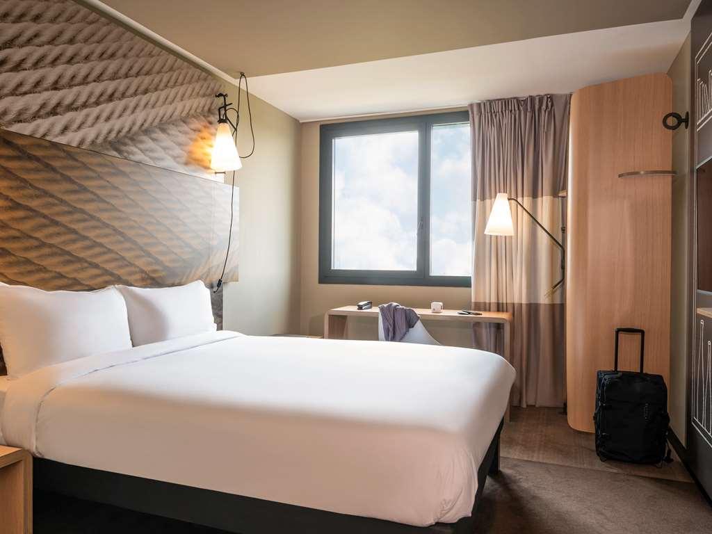 Отель Ibis Gonesse Le Bourget Номер фото