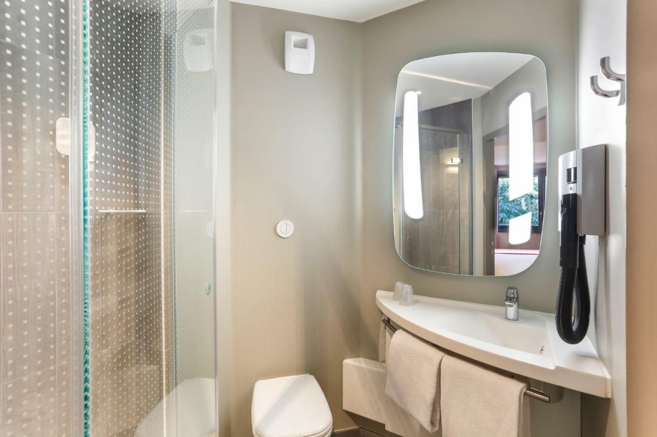 Отель Ibis Gonesse Le Bourget Экстерьер фото